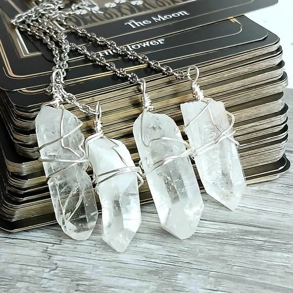 Clear Quartz Crystal Point Pendulum, Dowsing Pendulum, Healing Quartz Pendulum - Picture 1 of 8